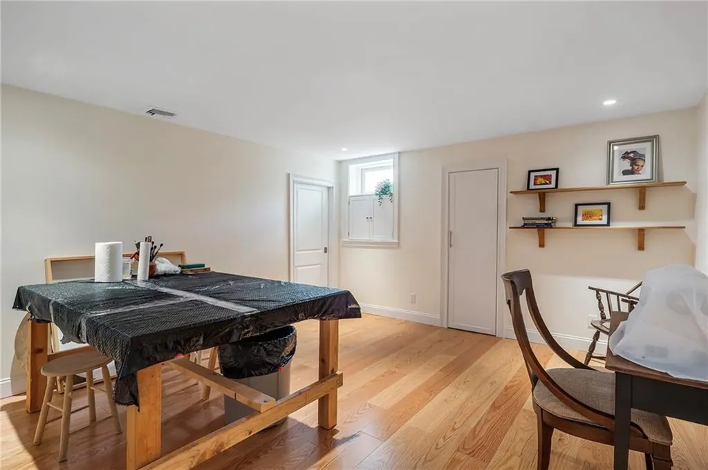 50 Elizabeth Lane Middletown RI 02842