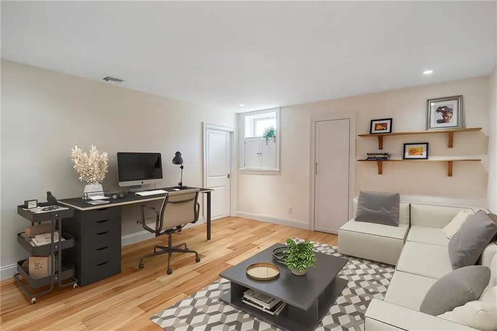 50 Elizabeth Lane Middletown RI 02842
