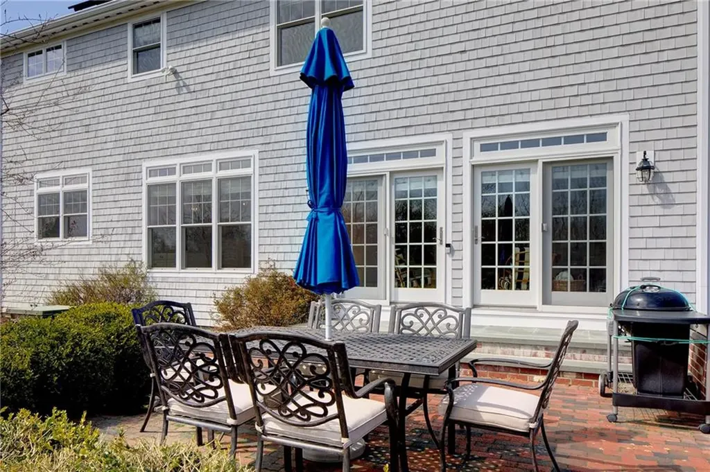 50 Elizabeth Lane Middletown RI 02842