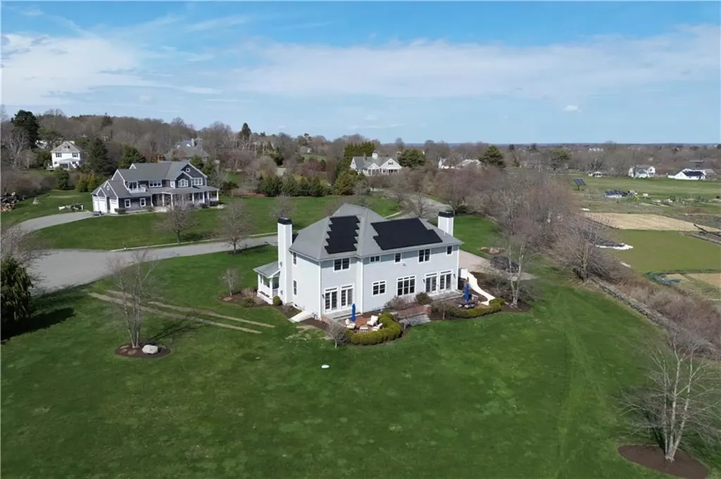 50 Elizabeth Lane Middletown RI 02842