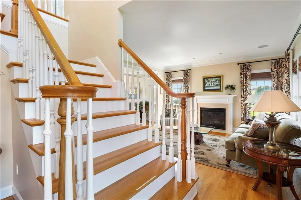 50 Elizabeth Lane Middletown RI 02842