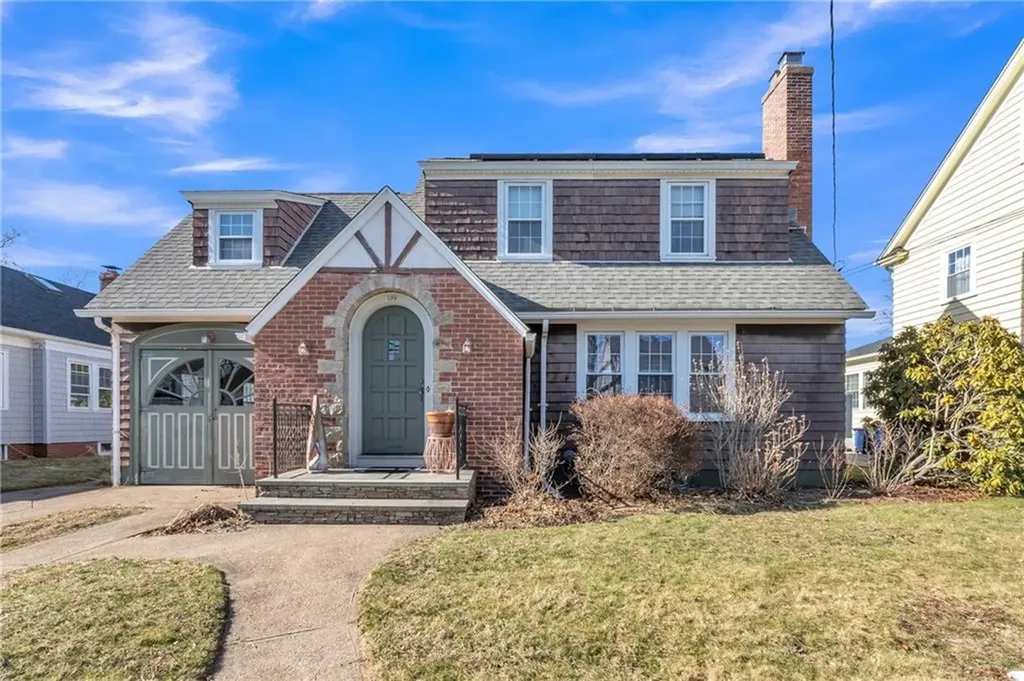 139 Lyndon Road Cranston RI 02905