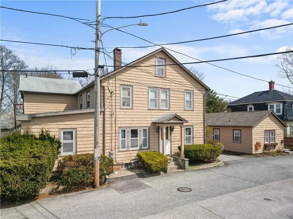 32 Union Street East Greenwich RI 02818