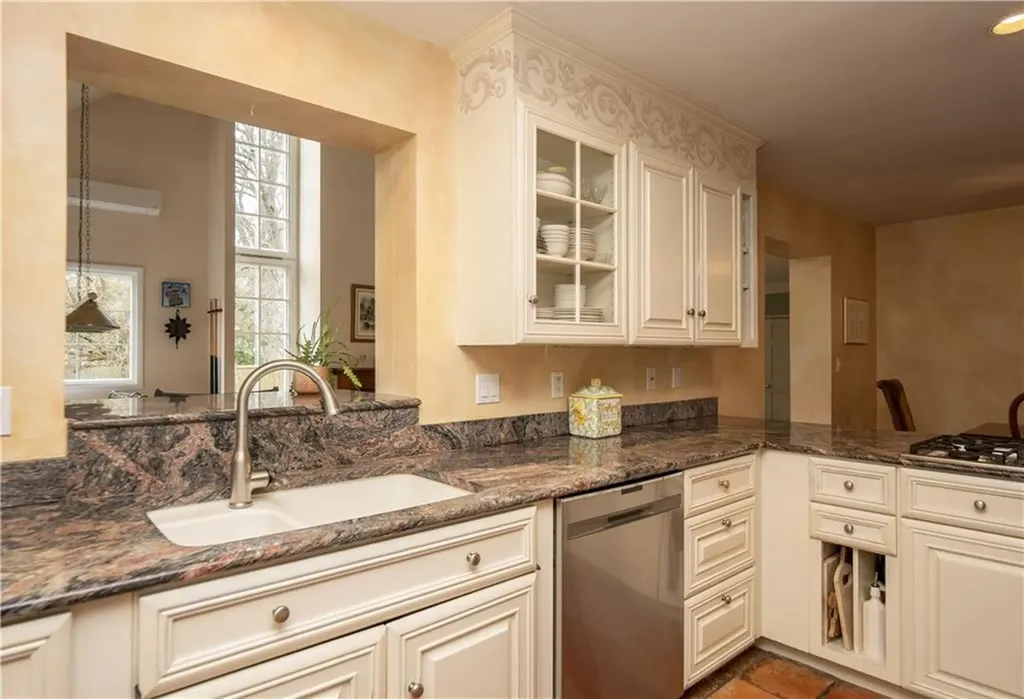 421 Gibbs Avenue Newport RI 02840