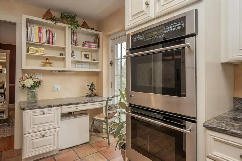 421 Gibbs Avenue Newport RI 02840