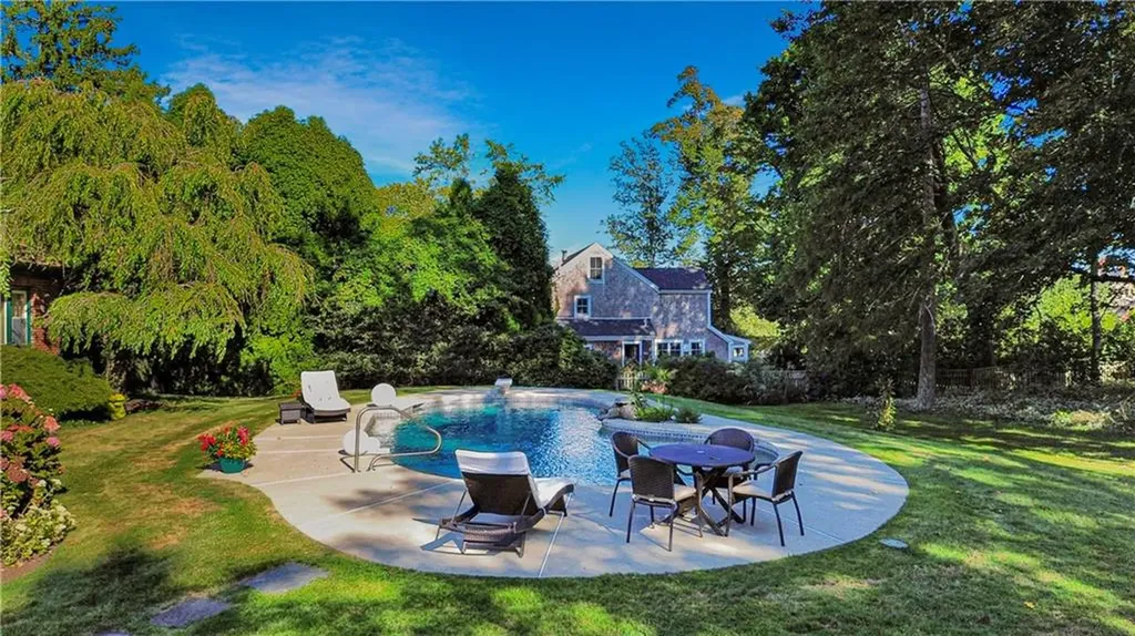 421 Gibbs Avenue Newport RI 02840