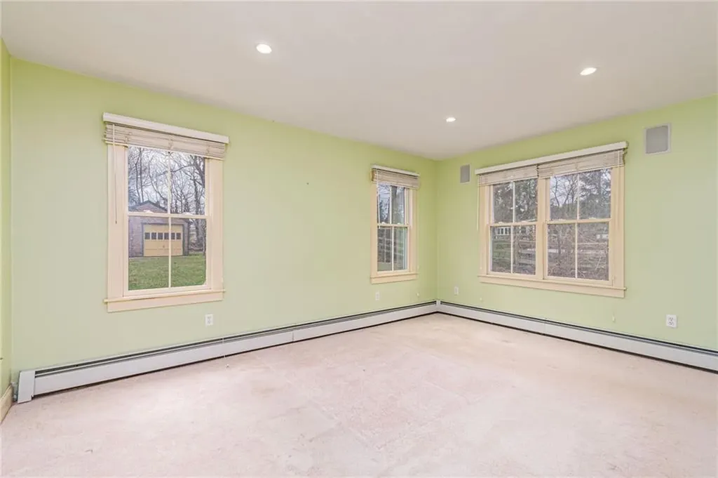 61 Howland Avenue Jamestown RI 02835