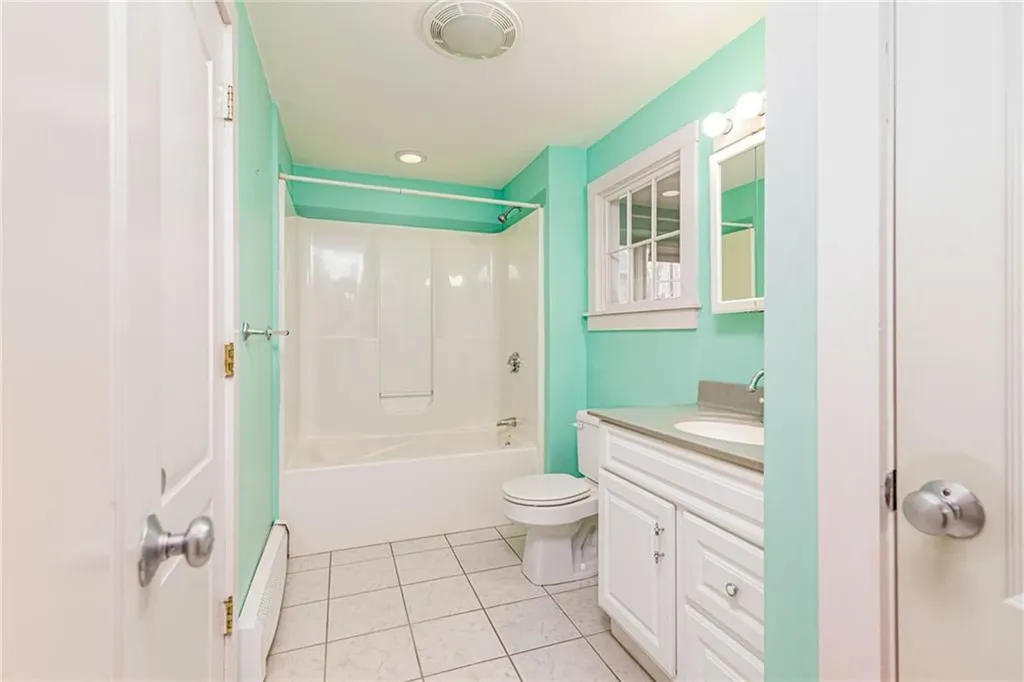 61 Howland Avenue Jamestown RI 02835