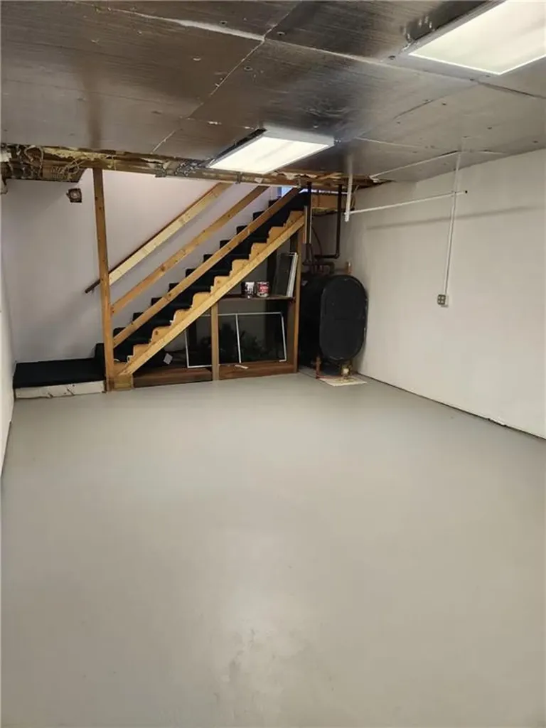 61 Howland Avenue Jamestown RI 02835