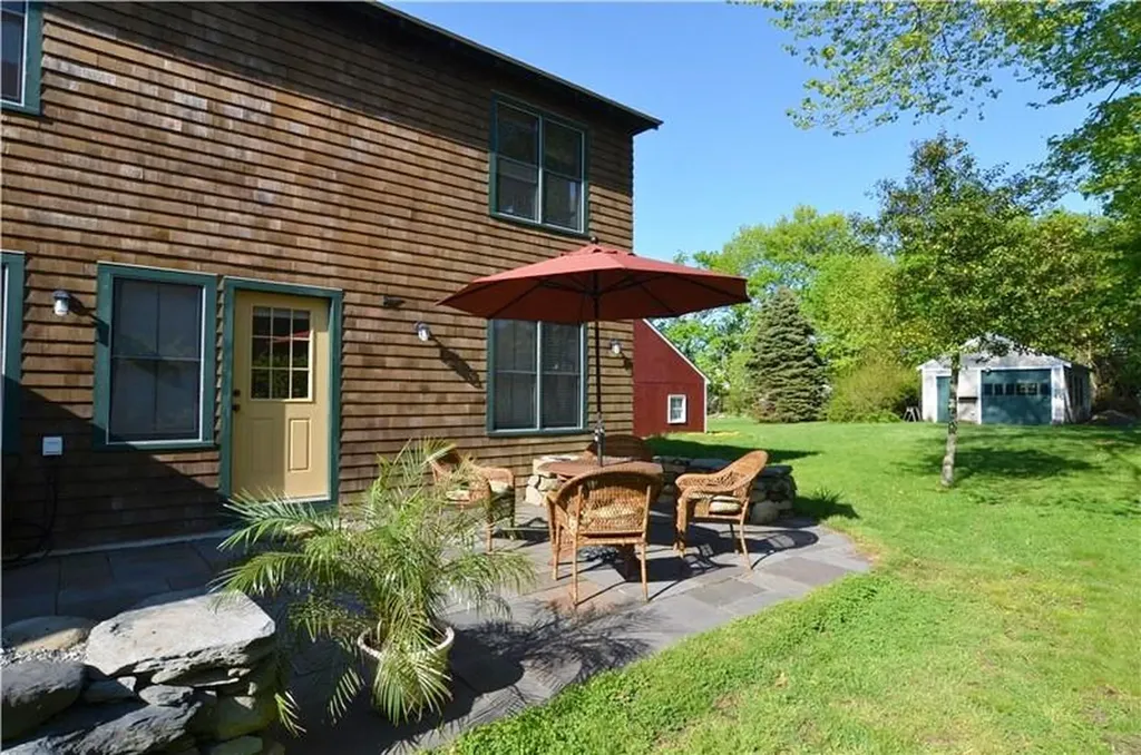 61 Howland Avenue Jamestown RI 02835