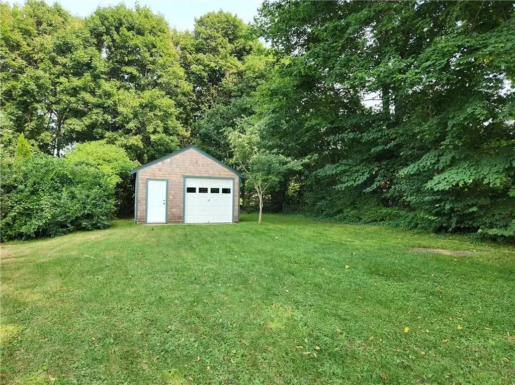 61 Howland Avenue Jamestown RI 02835