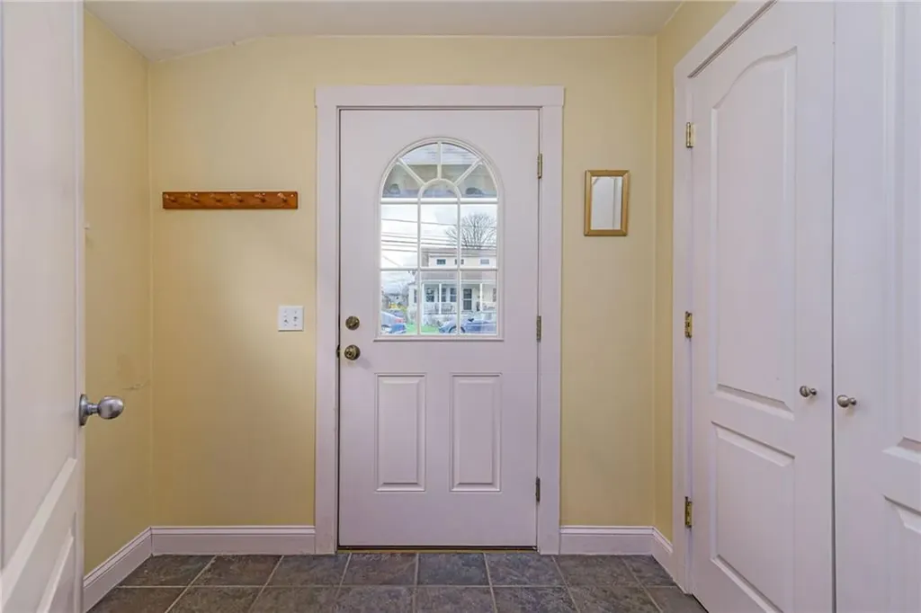 61 Howland Avenue Jamestown RI 02835