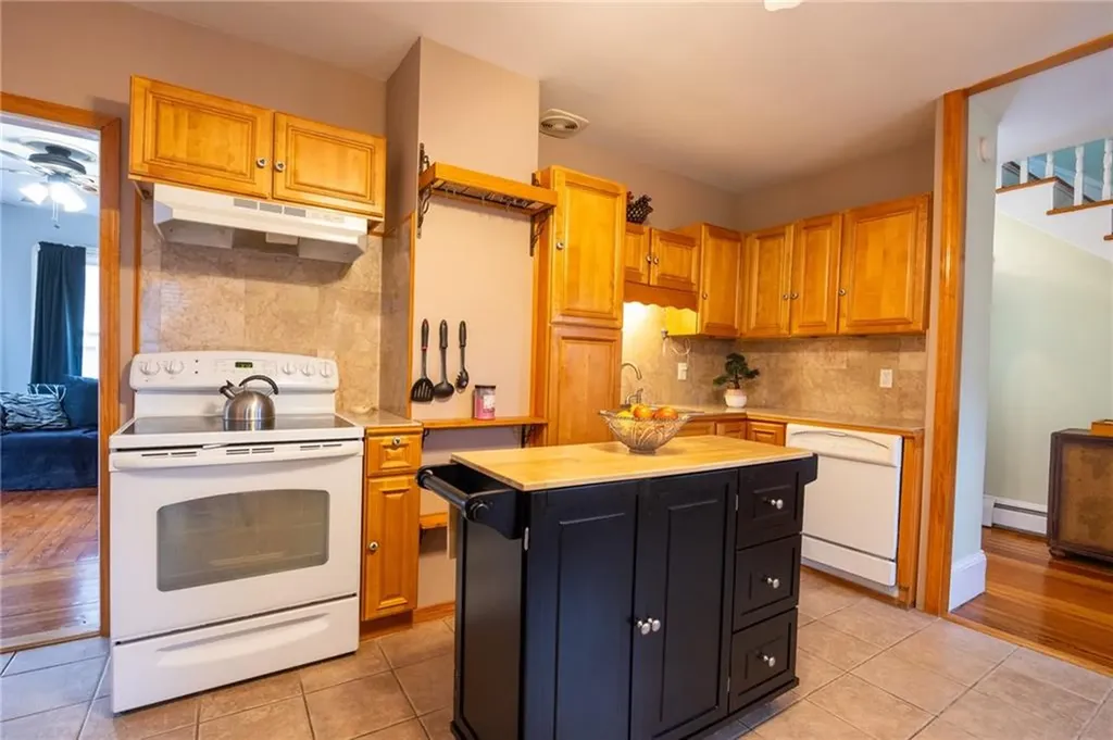 19 Oswald Street Pawtucket RI 02861