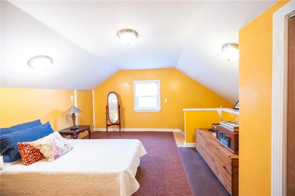 19 Oswald Street Pawtucket RI 02861