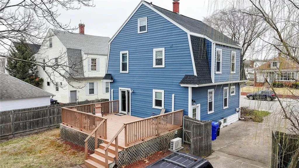 19 Oswald Street Pawtucket RI 02861