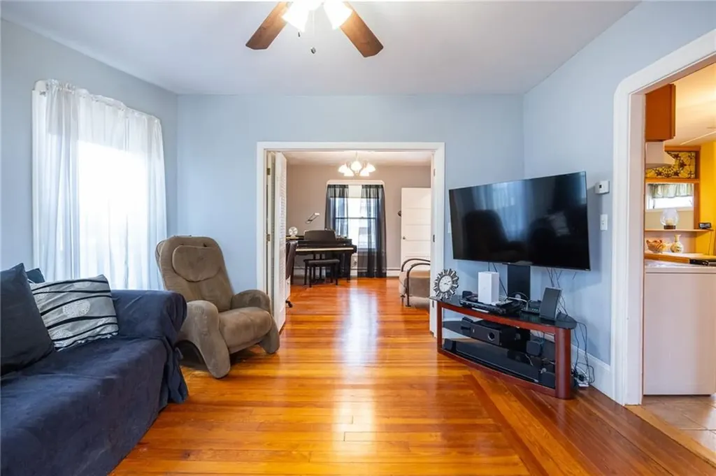 19 Oswald Street Pawtucket RI 02861