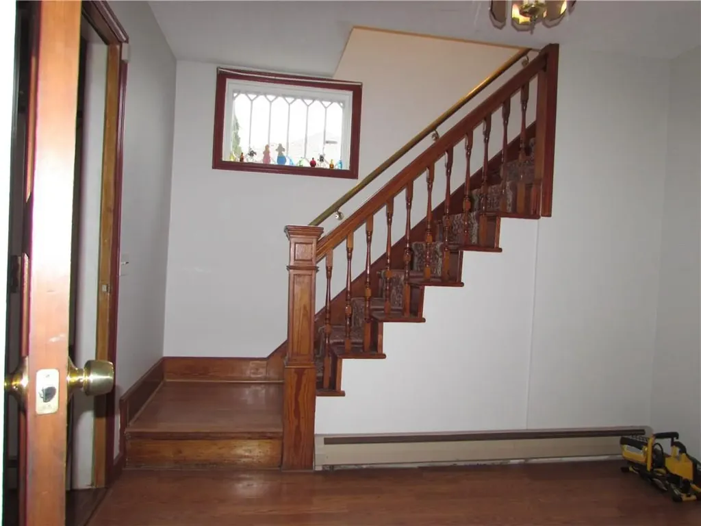 77 Seventh Street East Providence RI 02914