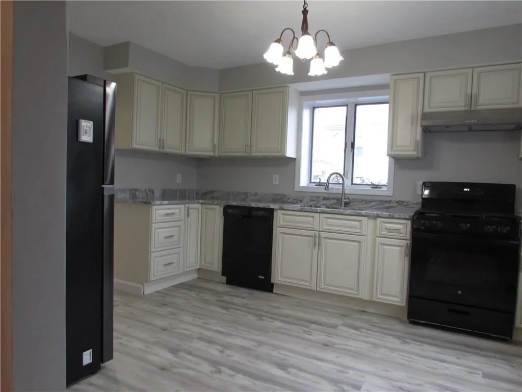 77 Seventh Street East Providence RI 02914