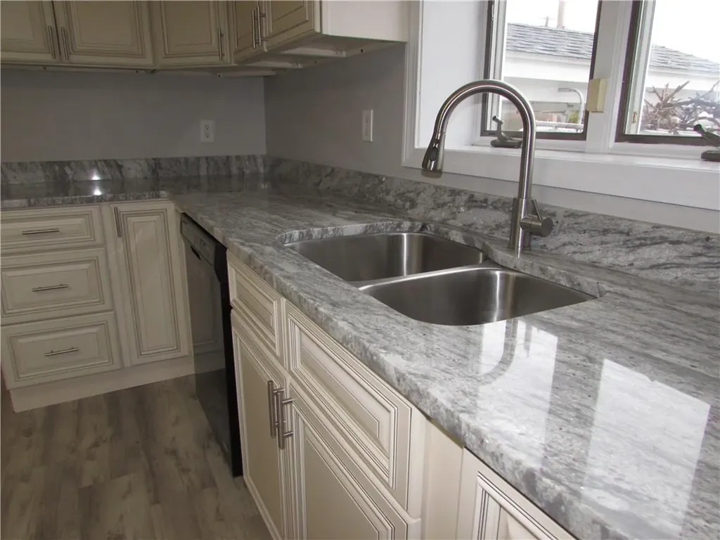 77 Seventh Street East Providence RI 02914