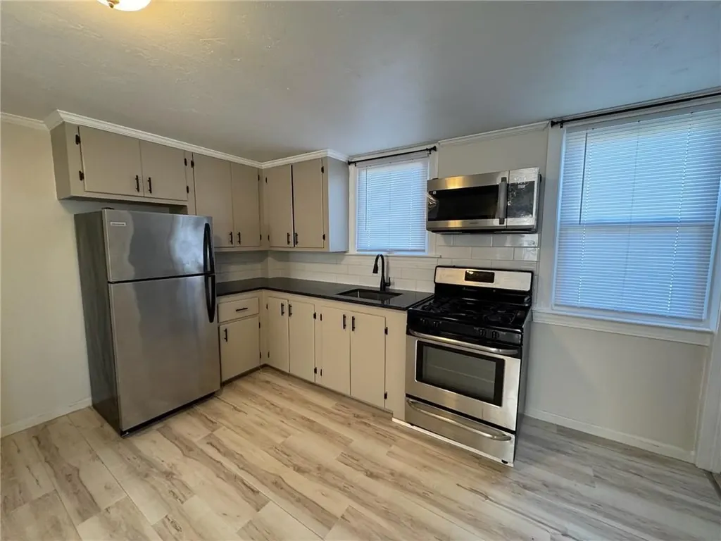 33 Saint Elizabeth Street Bristol RI 02809