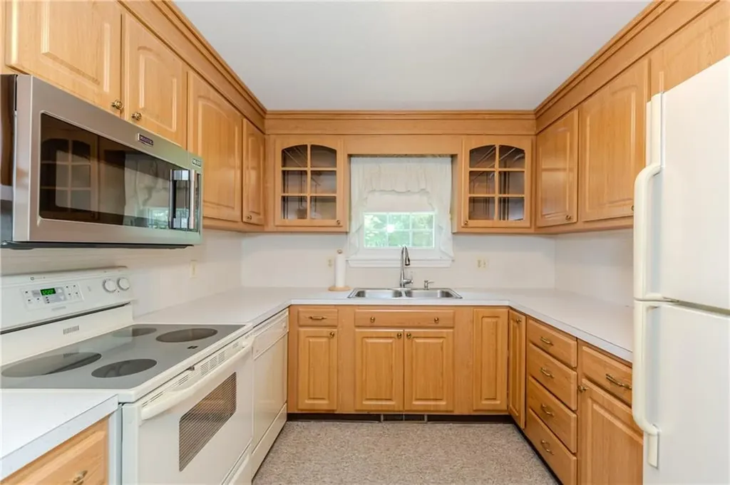 14 Meadow View Drive Smithfield RI 02917