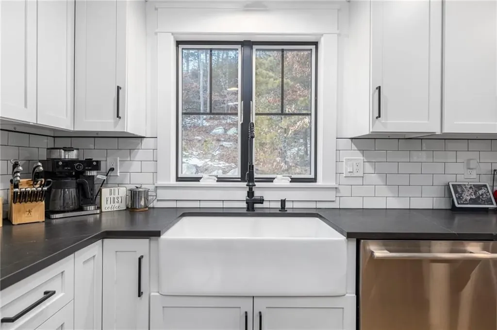 70 Cherokee Bend Charlestown RI 02813