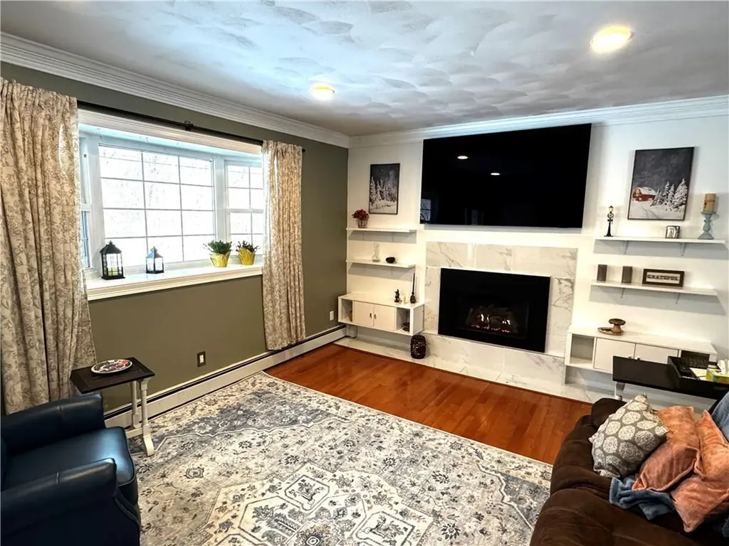 14 Salvas Court Cumberland RI 02864