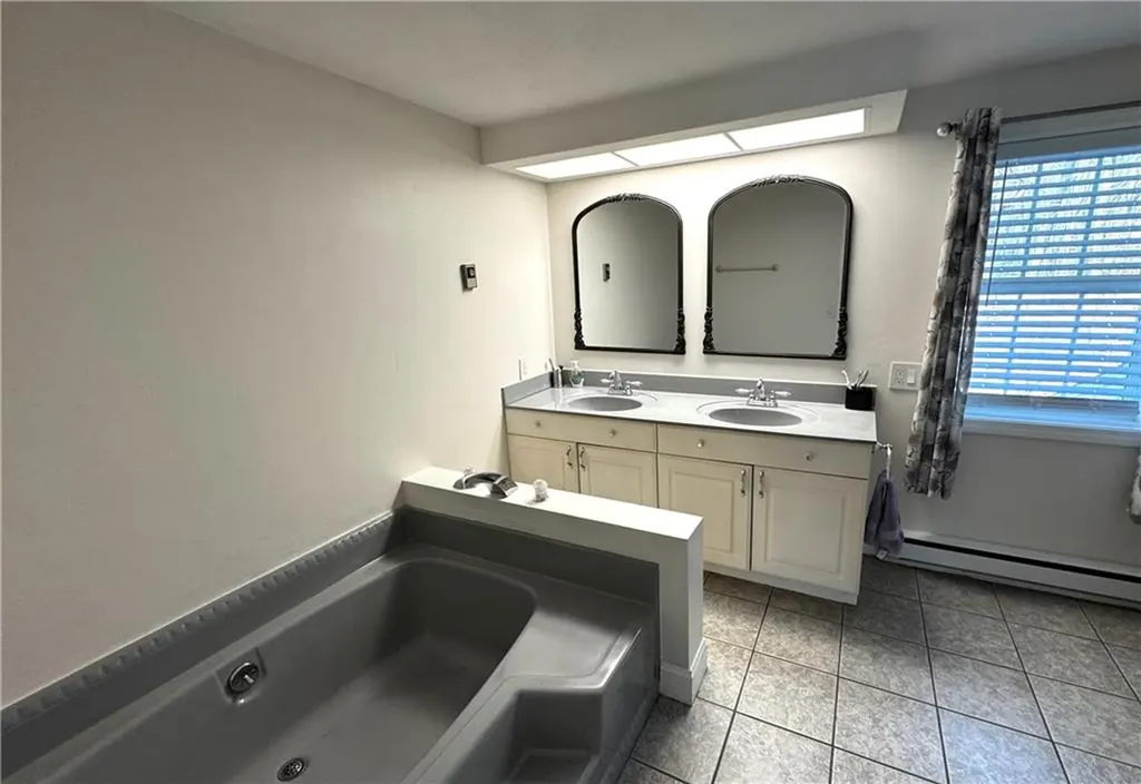 14 Salvas Court Cumberland RI 02864