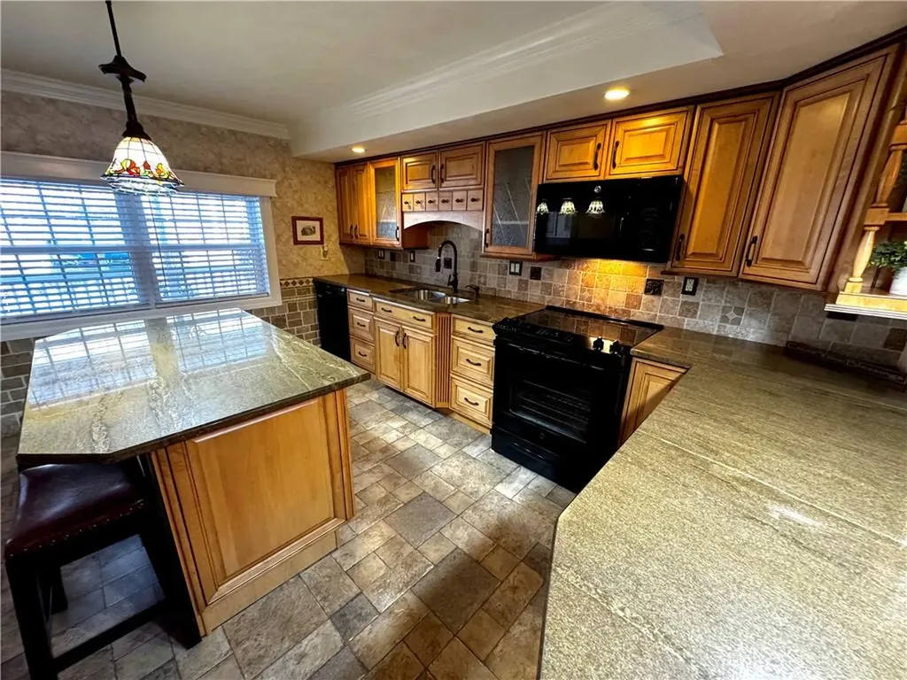 14 Salvas Court Cumberland RI 02864