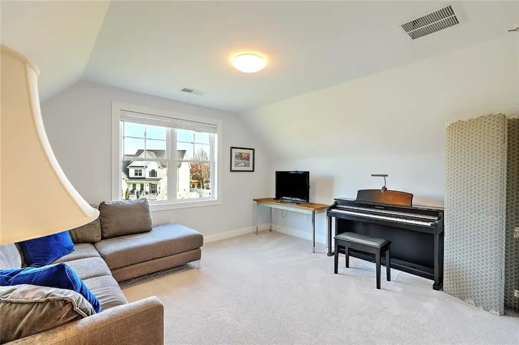 7 Kendal Court Cranston RI 02921