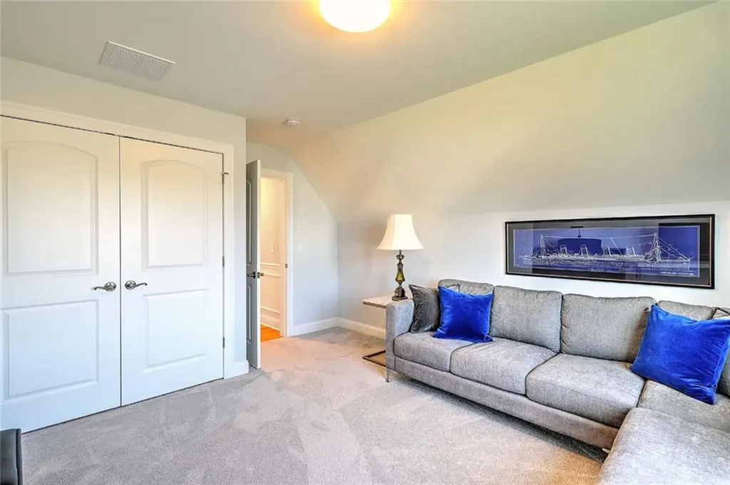 7 Kendal Court Cranston RI 02921