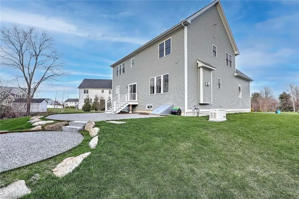 7 Kendal Court Cranston RI 02921