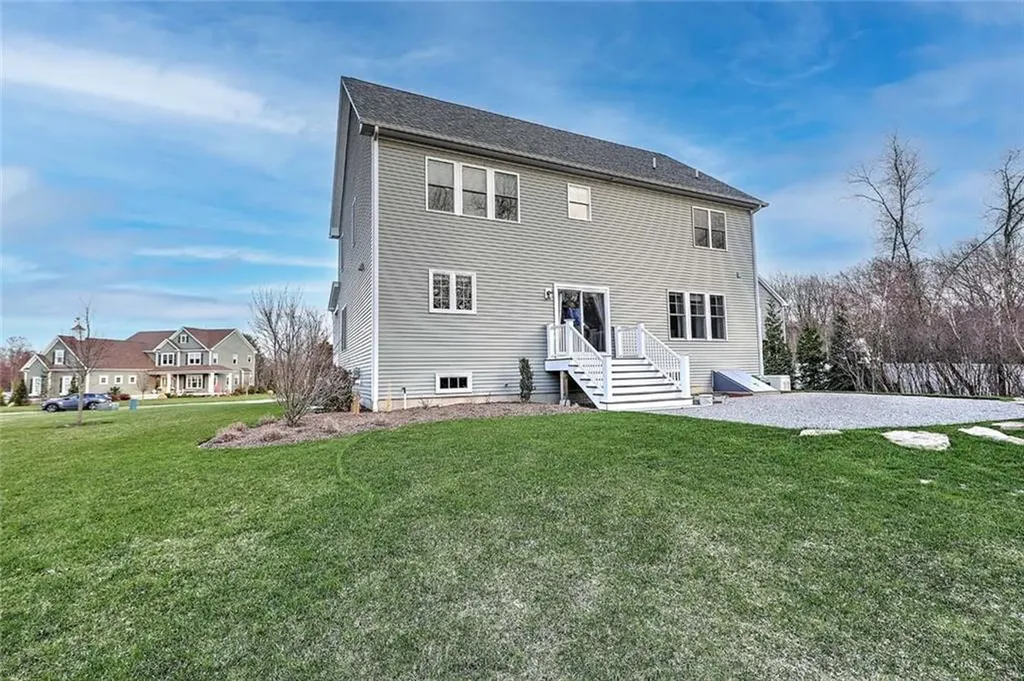 7 Kendal Court Cranston RI 02921