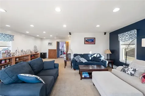 17 Columbia Avenue Lincoln RI 02865