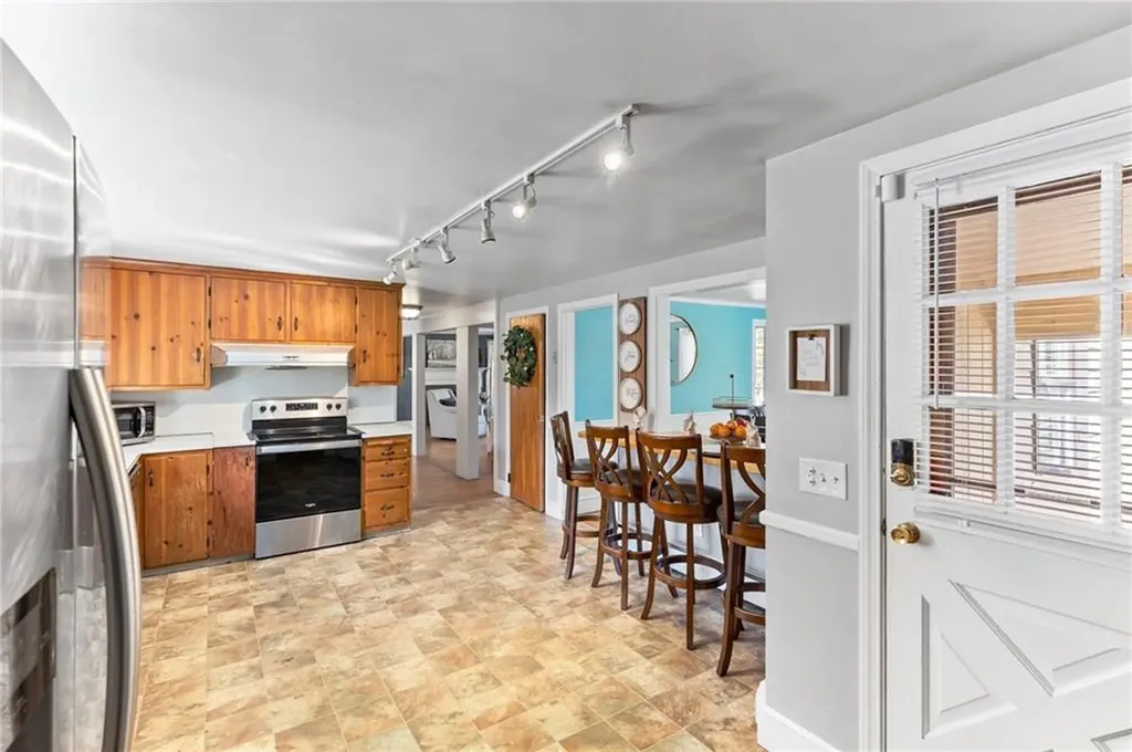 749 Commonwealth Avenue Warwick RI 02886