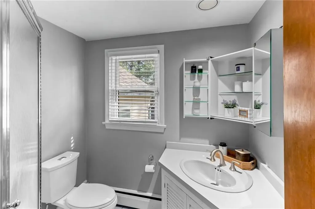 749 Commonwealth Avenue Warwick RI 02886
