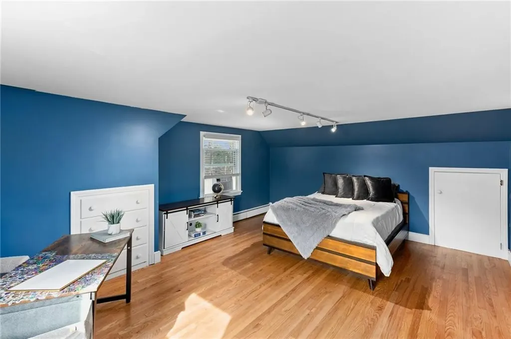 749 Commonwealth Avenue Warwick RI 02886