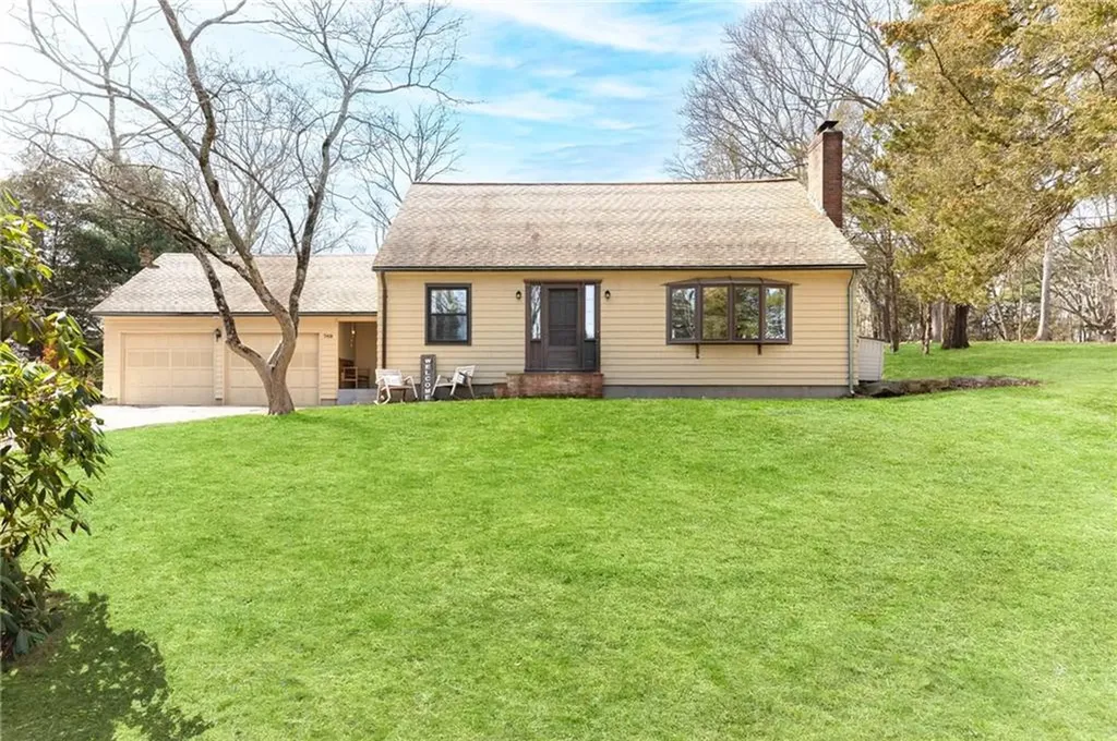 749 Commonwealth Avenue Warwick RI 02886
