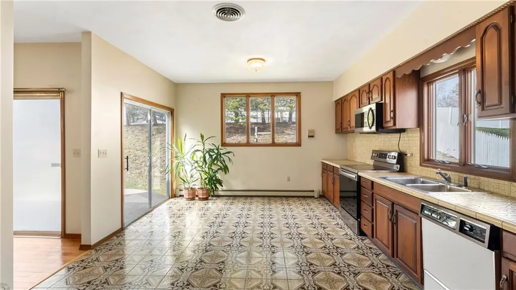135 Carlson Drive Cumberland RI 02864