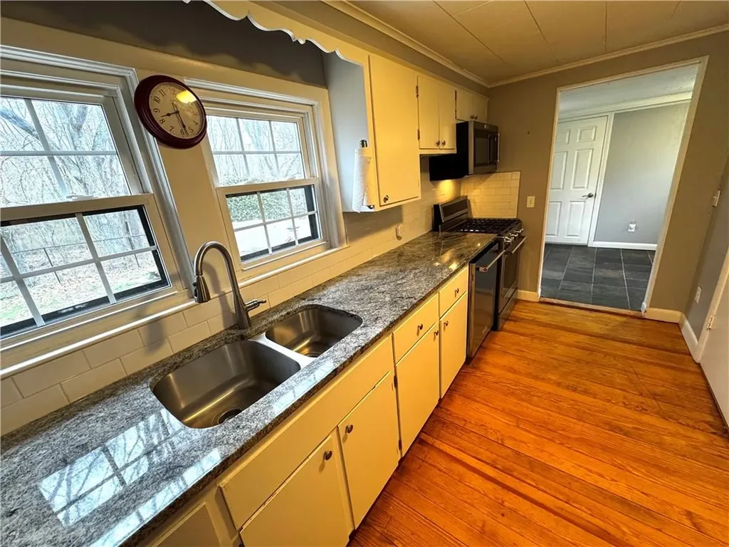 51 Pole Bridge Road Scituate RI 02857