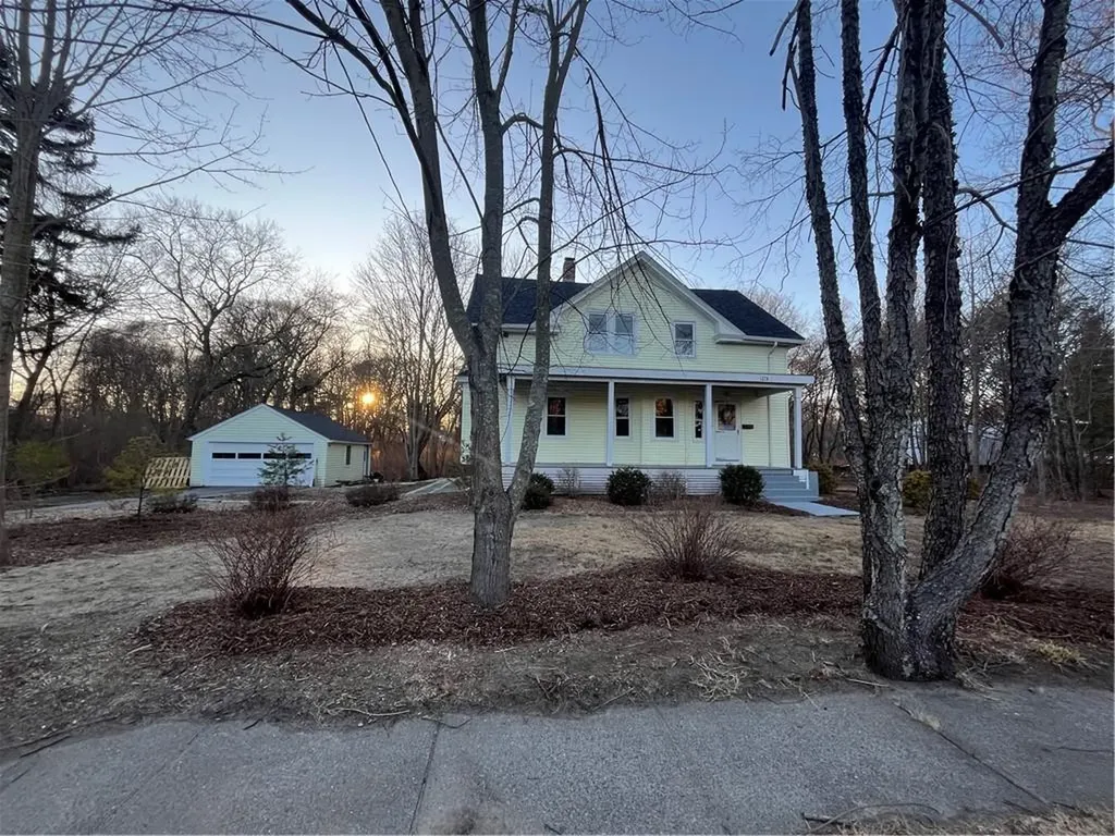 279 Beach Avenue Warwick RI 02889