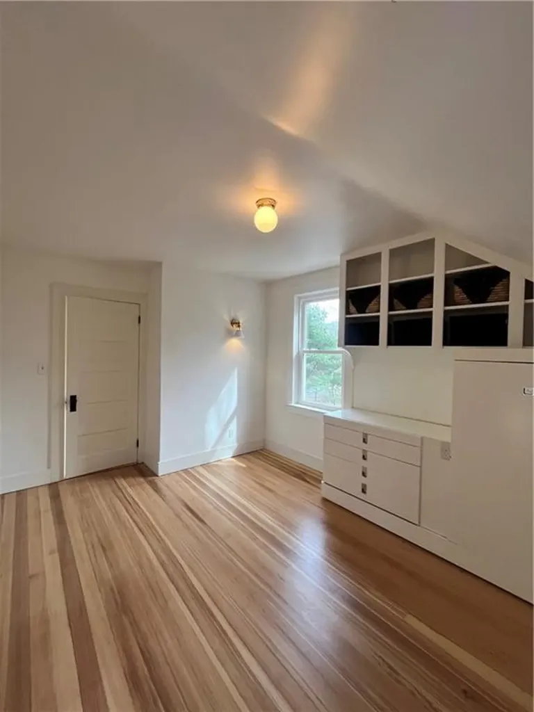 279 Beach Avenue Warwick RI 02889