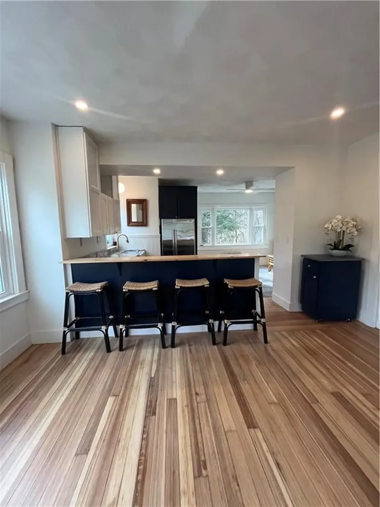 279 Beach Avenue Warwick RI 02889