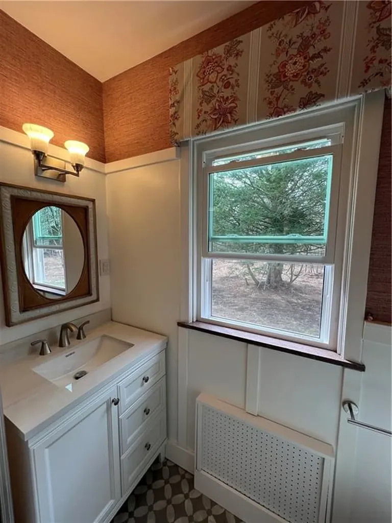 279 Beach Avenue Warwick RI 02889