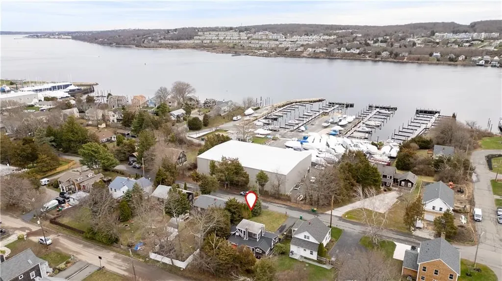 112 King Phillip Street Portsmouth RI 02871