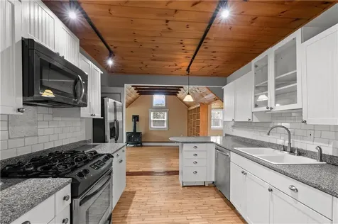 112 King Phillip Street Portsmouth RI 02871