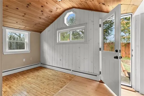 112 King Phillip Street Portsmouth RI 02871