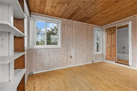 112 King Phillip Street Portsmouth RI 02871