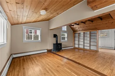 112 King Phillip Street Portsmouth RI 02871