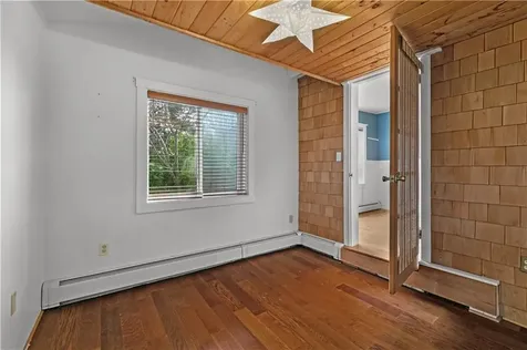 112 King Phillip Street Portsmouth RI 02871